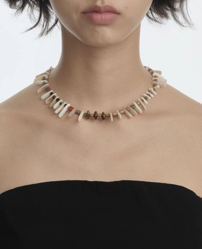 [Sun-Kissed Shield] Necklace